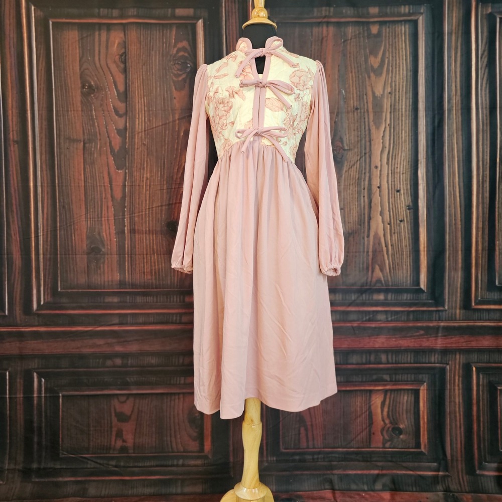 Vintage 1970s Bonwit Teller Hearsay Quilted Floral Prairie Midi Dress Pink Bows